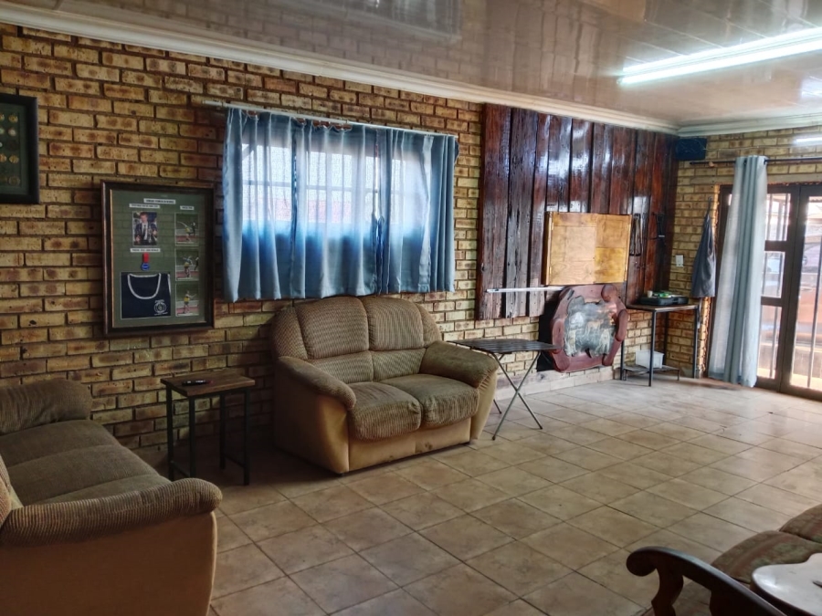 5 Bedroom Property for Sale in Kuruman Northern Cape